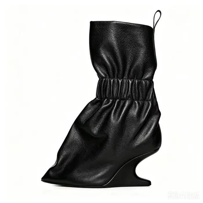 Nouvelles bottes courtes pour femme en cuir souple gris froncé, à talon compensé pointu et courbé, style avant-gardiste, pour la mode urbaine et les défilés, collection automne/hiver