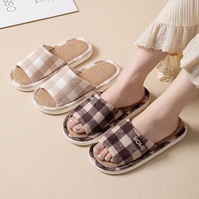 Nouvelles pantoufles d'intérieur décontractées en lin pour femme, style écossais, à bout ouvert, semelle souple antidérapante, unisexe, pour la maison, printemps-été