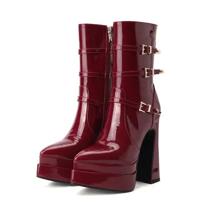 Bottines en cuir verni pour femmes