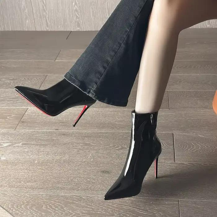 Bottines noires pour femmes, automne-hiver, en cuir verni, talons aiguilles, bout pointu, coupe ajustée, sexy et sophistiquée, semelle rouge.