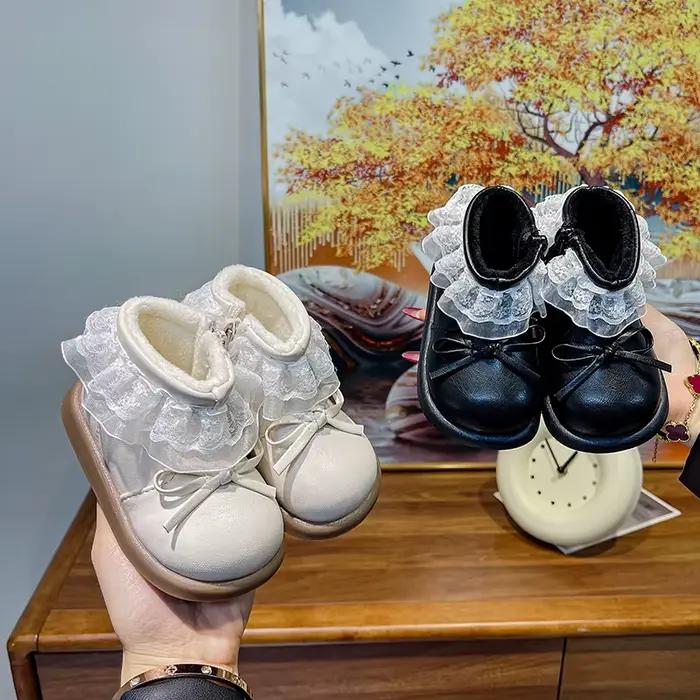 Bottes en cuir souple pour filles, avec nœud en dentelle, doublées chaudes, antidérapantes, confortables, pour jouer en plein air, nouvelle collection hiver 2025