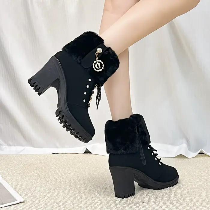 Bottes de cheville en nubuck romaines élégantes pour femmes avec talons carrés et semelles en caoutchouc pour les sorties hivernales et les occasions spéciales
