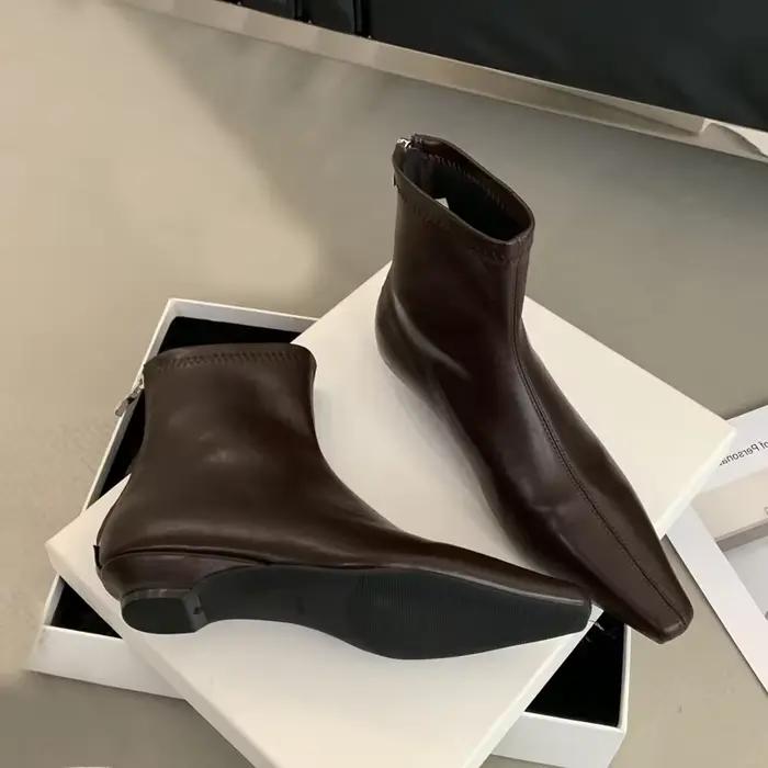 Bottines pour femmes chaussures plates en cuir à bout pointu 2026 bottes de mode d'hiver nouvelle marche en cuir concepteur Chelsea Mujer Botas