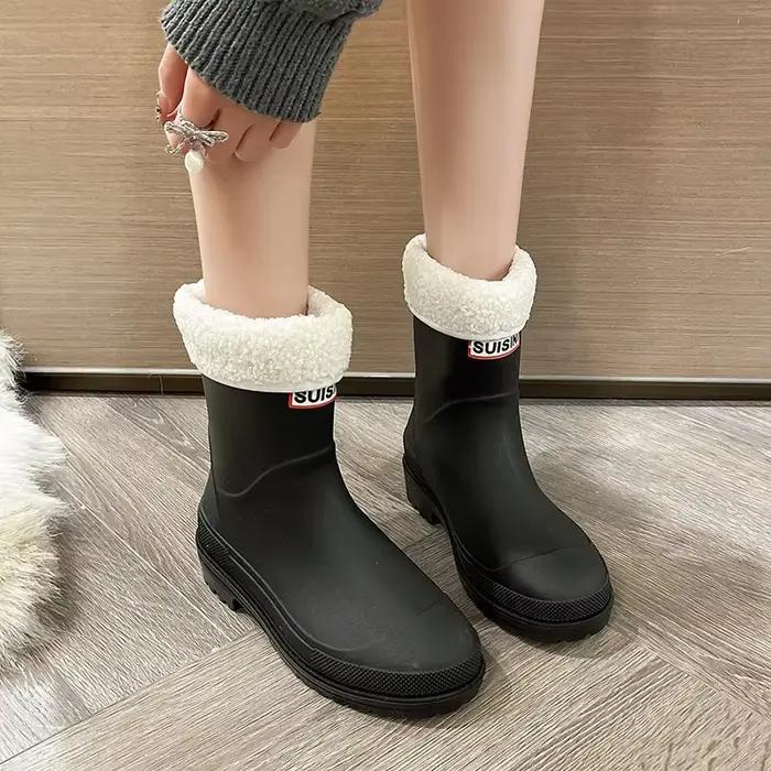 Bottes de pluie doublées de polaire pour femmes, nouveau Style Preppy, chaussures en caoutchouc antidérapantes, vêtements d'extérieur à la mode, belles imperméables pour adultes, hiver