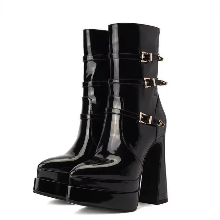 Bottines en cuir verni pour femmes