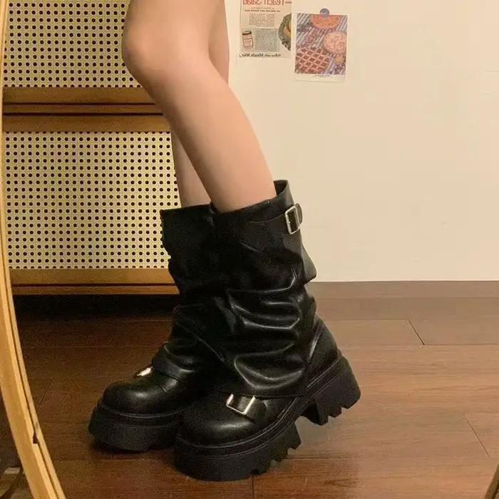 Chaussures pour femmes mi-mollet bottes