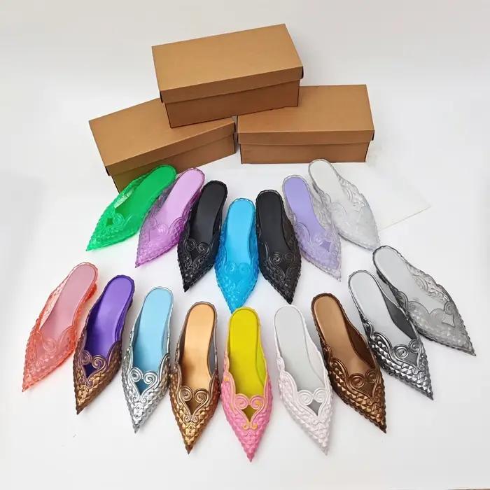 Chaussures Femme Tendance Été 2026 – Sandales Rétro à Talon Bas, Modèle Sorcière, Embossées 3D, Bout Pointu, pour Soirées