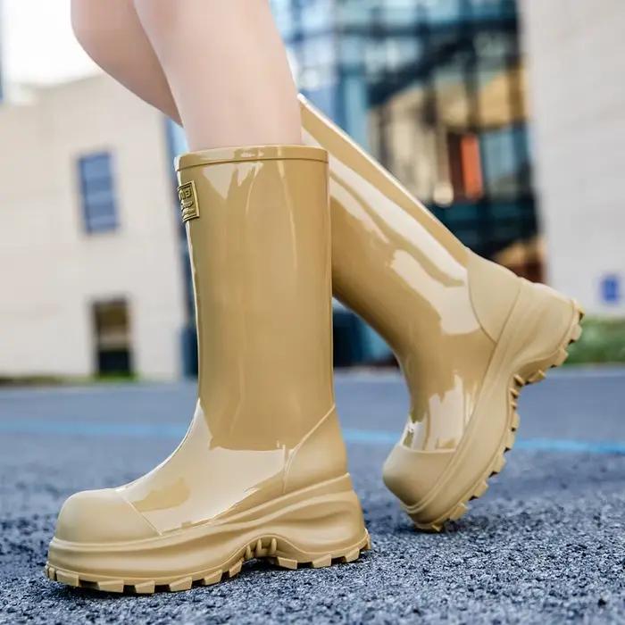 Nouvelles bottes de pluie femmes à la mode en plein air voyage chaussures d'eau à semelles épaisses rehaussant