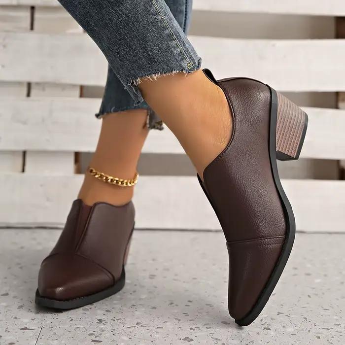 Bottines noires à talons épais et bout pointu pour femmes