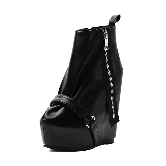 Bottines gothiques noires en cuir pour femme