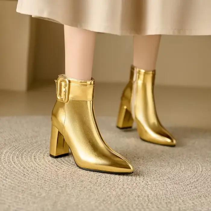 Bottes courtes pointues avec ceinture dorée et argentée pour femmes, bottes chaudes d'hiver européennes et américaines, bottes de rinçage à talons hauts de 8.5cm, neuves, taille 32-46