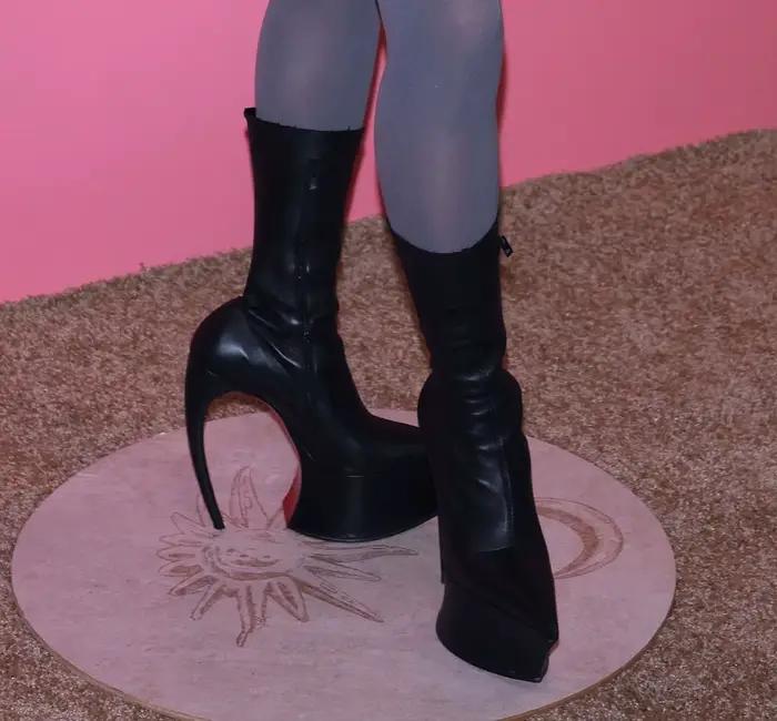 Bottes mi-mollet noires à plateforme pour femmes