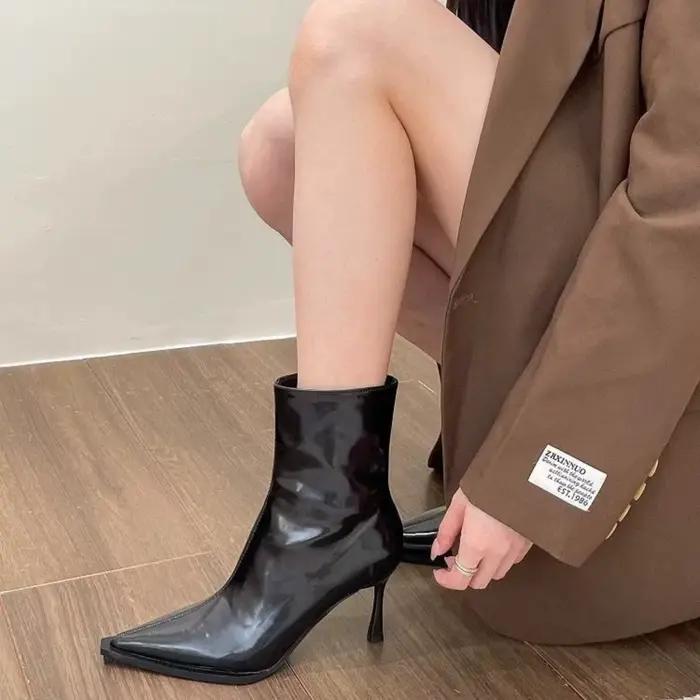 Bottines vintage d'automne, nouvelle mode, talons hauts, bottes fines en cuir verni à bout pointu sexy pour femmes, bottines courtes marron pour femmes.