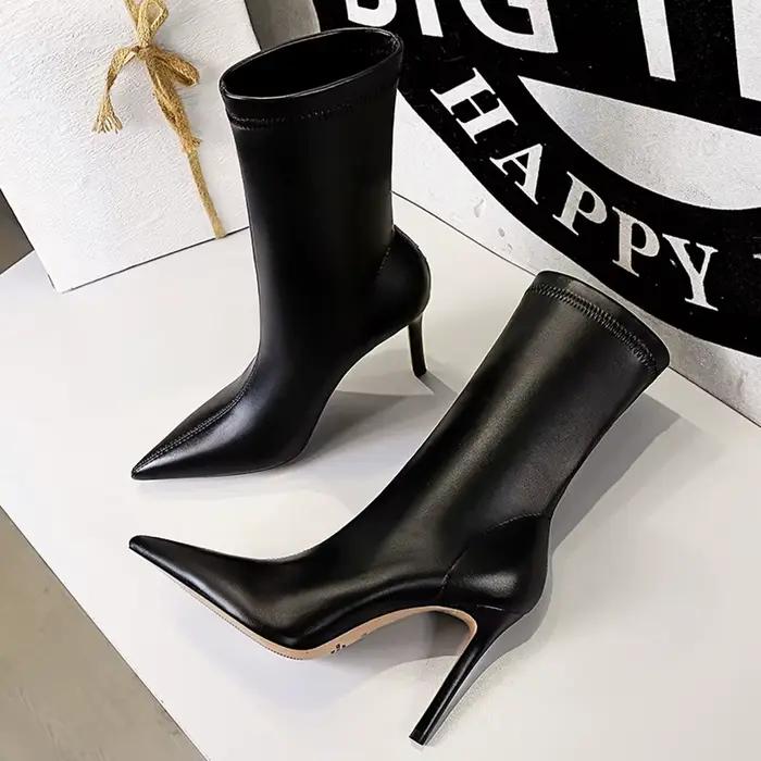 Femmes 7.5cm 10cm talons hauts bottes en cuir dame