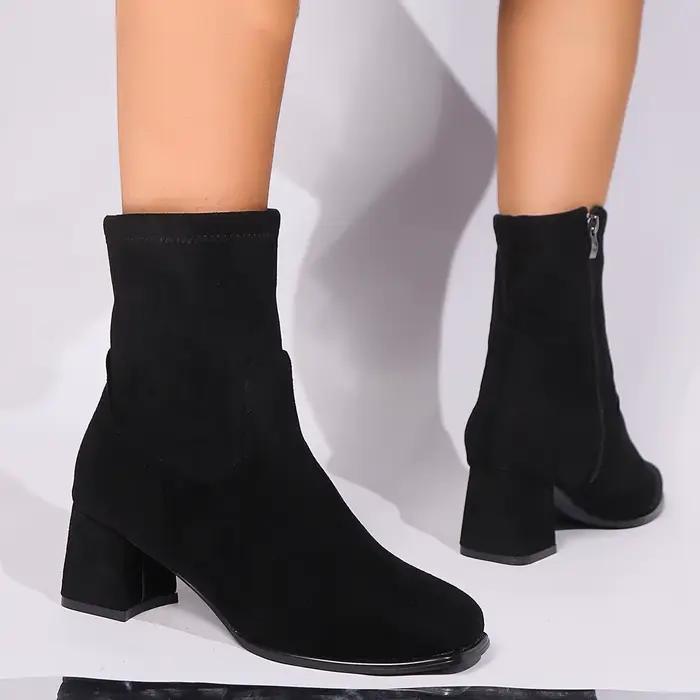 Bottines élégantes pour femmes en daim noir bout carré avec talons étranges pour l'hiver occasions gothiques et soirées nocturnes