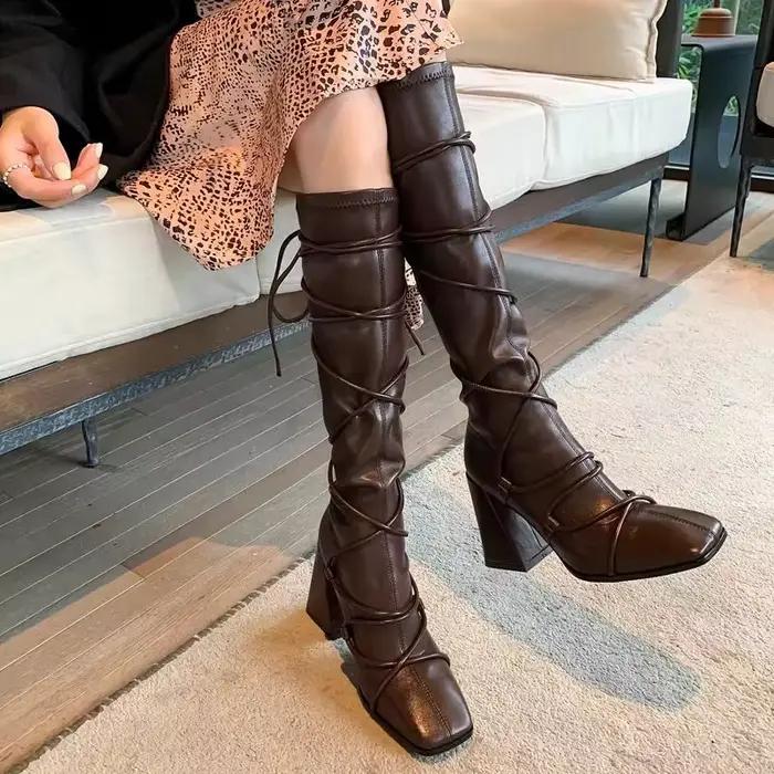 Bottes longues noires à talons hauts pour femmes, bottines fines avec lanière élastique à la cheville, bout pointu, semelle en caoutchouc antidérapante, résistantes à l'usure, pour toutes les occasions spéciales