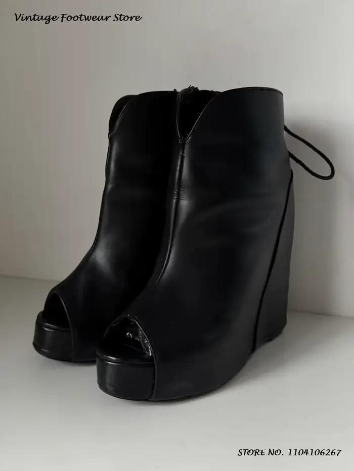 Bottines à semelles compensées croisées au dos