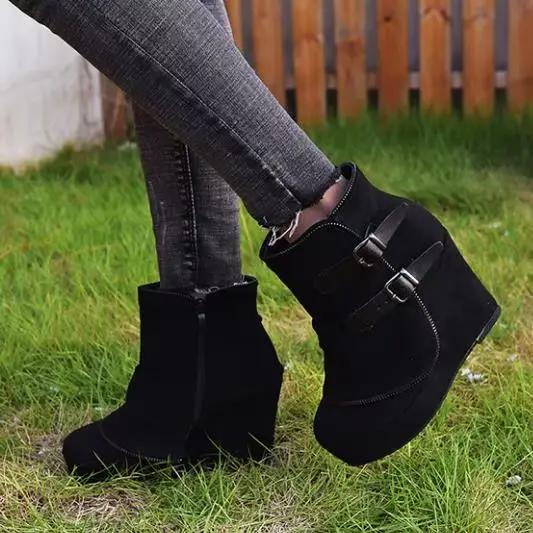 Grosses bottes à la cheville pour femme