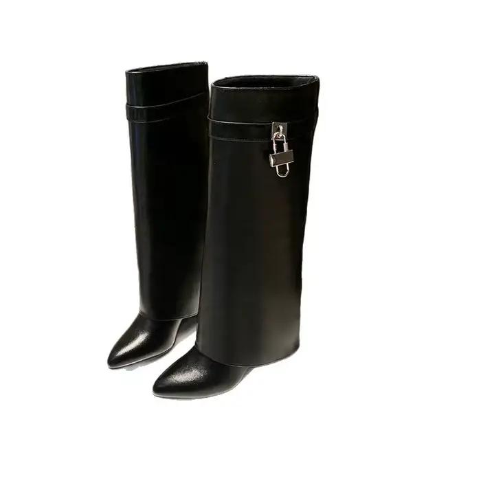 Bottes longues montantes pour femme avec boucle métallique