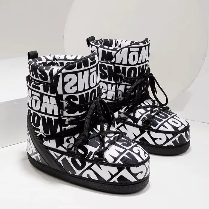 Bottes spatiales épaisses en peluche pour femmes, grande taille, mi-longues, bottes de ski imperméables, chaussures à la mode, hiver