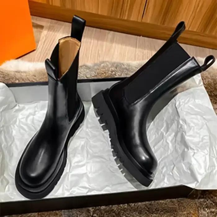 Bottines en cuir noir pour femme
