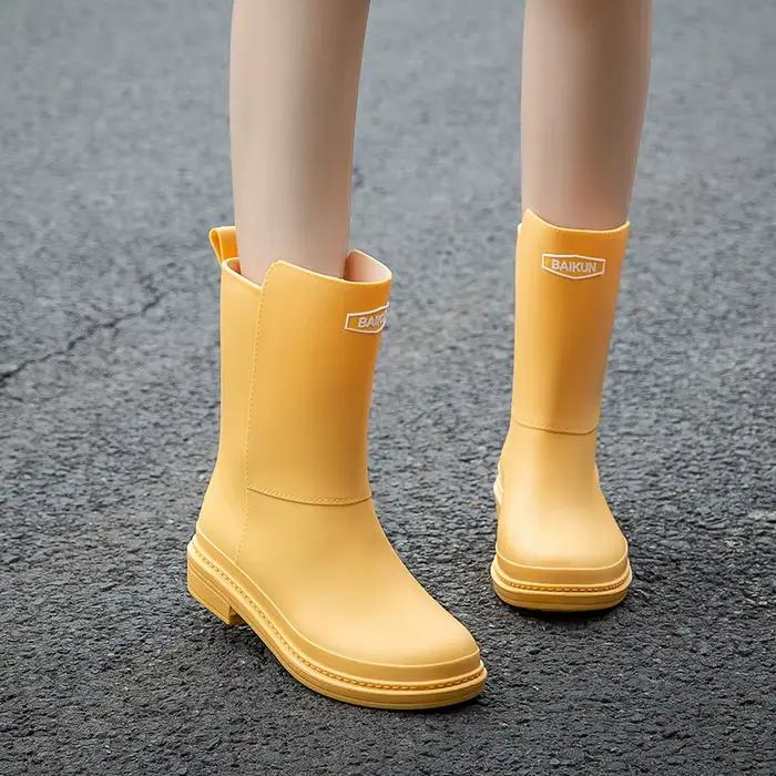 Bottes de pluie mi-mollet pour femmes, tendance, antidérapantes, imperméables, résistantes à l'usure, bottes de travail à coupe basse pour l'extérieur