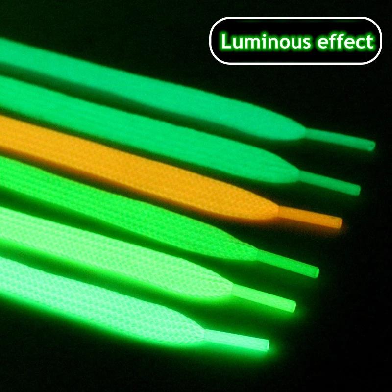 Lacets fluorescents lacets lumineux baskets plates lacets de chaussures en toile brillent dans la nu