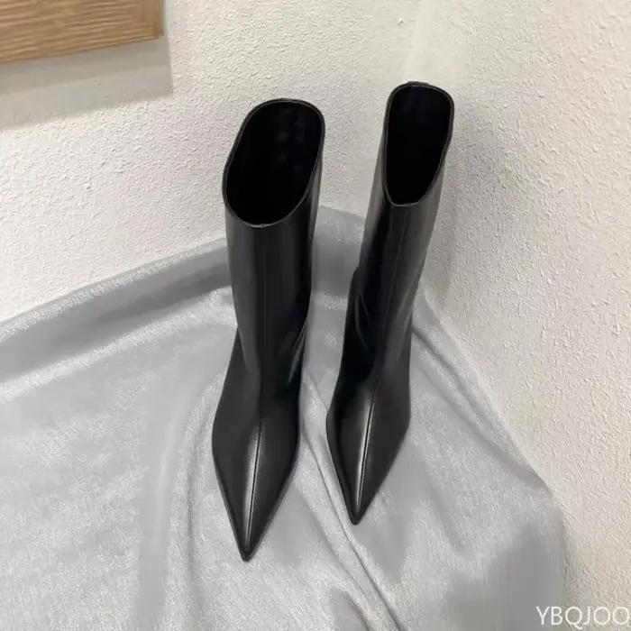 Nouvelles bottes courtes à talon chaton pour femme style coréen et européen-américain mi-montantes printemps automne pointue large confortables polyvalentes à offrir