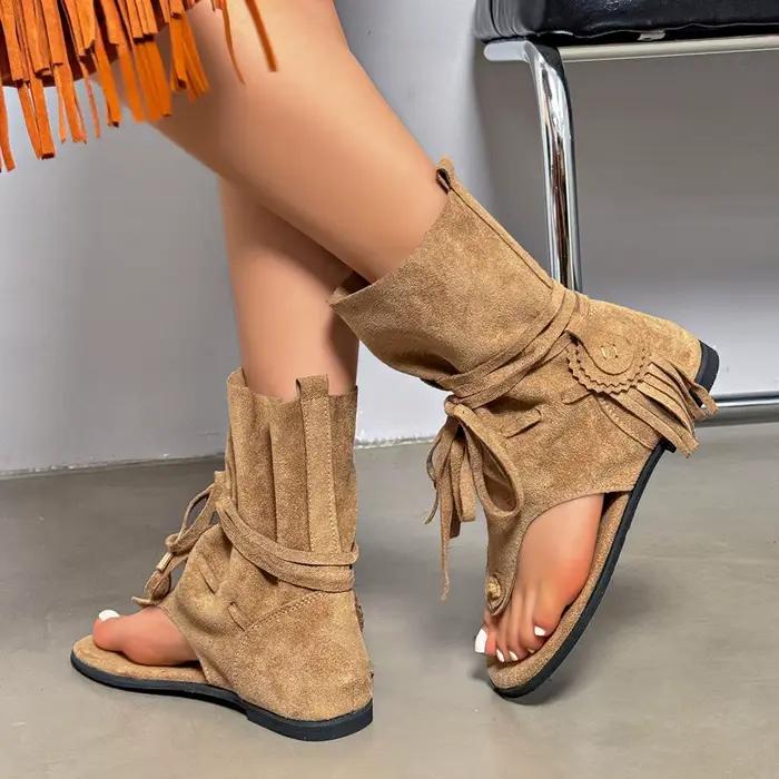 Bottes courtes à lacets rehaussantes, style sandale romaine à brides superposées et plissées, nouvelle collection été 2026