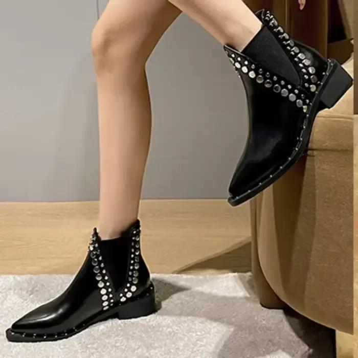 2025New femmes bottines Sexy bout pointu Style Punk Rivet-décoré femmes chevalier bottes hiver chaud et mode bottes courtes