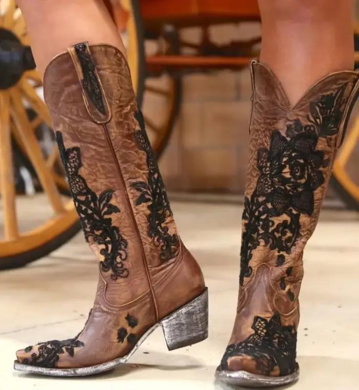 Bottes pointues polyvalentes pour femmes confortables couleurs mélangées grande taille 35-44 mode printemps automne nouvelle tendance女性靴子点鞋多用途,舒适混色,尺码35-44,适合春秋季节新潮流