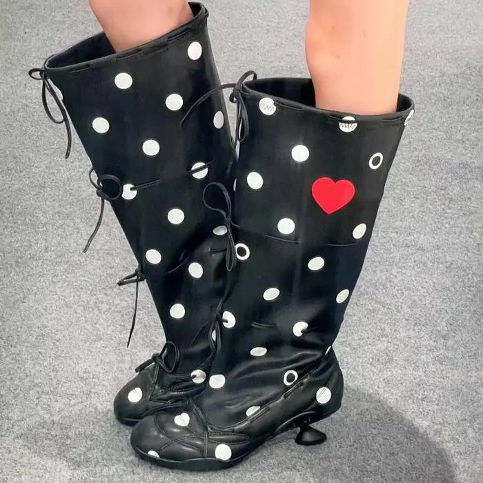 Nouvelles Bottes Mi-Hautes Décontractées à Pois pour Femme 2026 – Design Rétro Imprimé Tendance avec Nœud Décoratif et Talon Confortable