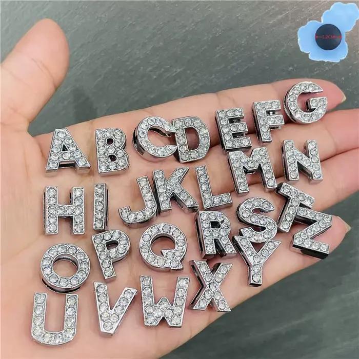 Lettres de l'alphabet anglais en métal, décorations de chaussures de jardin, accessoires de chaussures, bricolage, nom, charme, cadeau pour enfants, 1 pièce