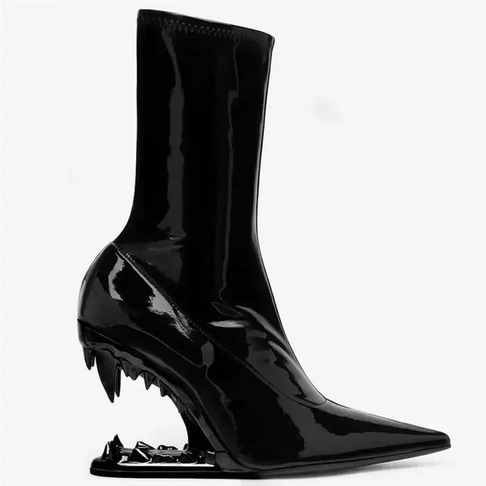 Nouvelles bottines noires à bout pointu pour femme