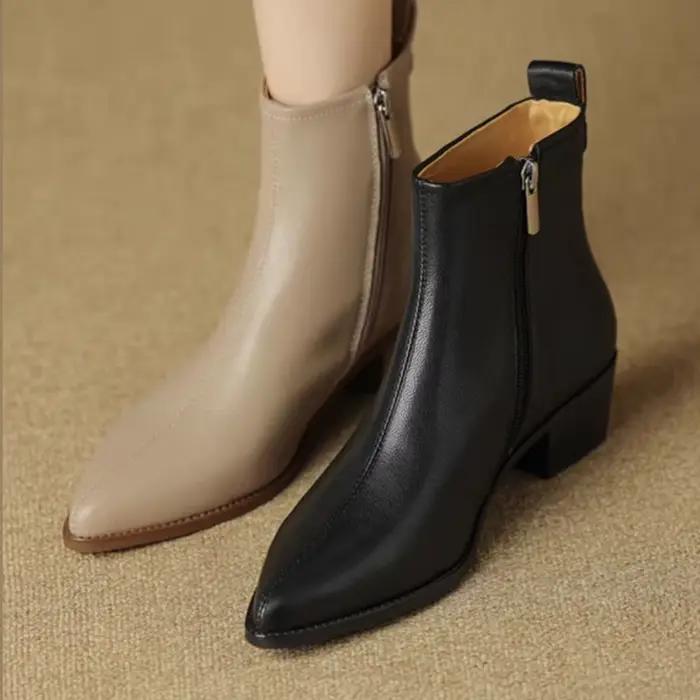 Bottines en cuir noir pour femmes avec talon carré et fermeture éclair latérale pour les occasions hivernales élégantes et confortables