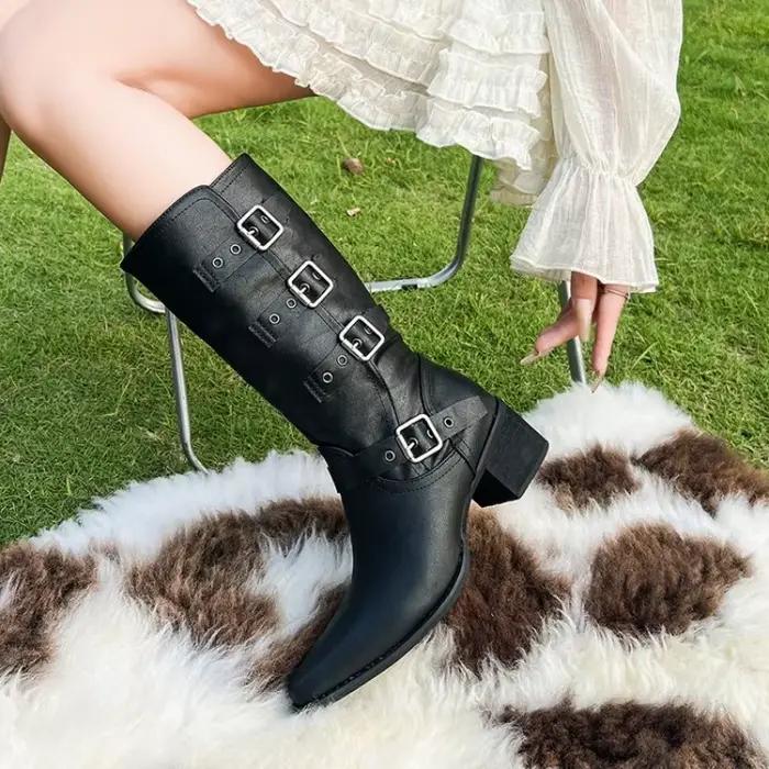 Nouvelles bottes de cowgirl pour femme, élégantes, à enfiler, à talon carré bas, hauteur genou, chaussures d'hiver marron pour femme
