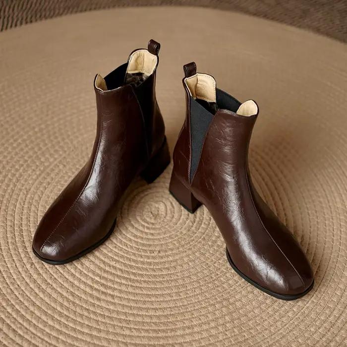 Bottines Chelsea marron à talons épais en cuir souple pour femme