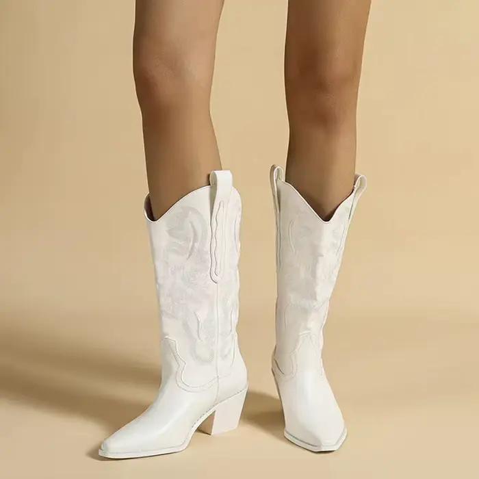 Bottes Western de créateur pour femmes, style cowgirl, brodées, à talon épais, mi-mollet, collection 2026, tendance