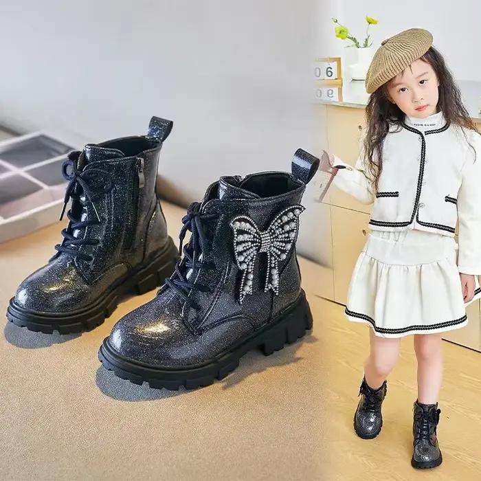 Bottes de rinçage imperméables pour filles, bottes de princesse pour enfants Catwalk, perles papillon, PU brillant noir, chic et unique, mode enfant, 2024