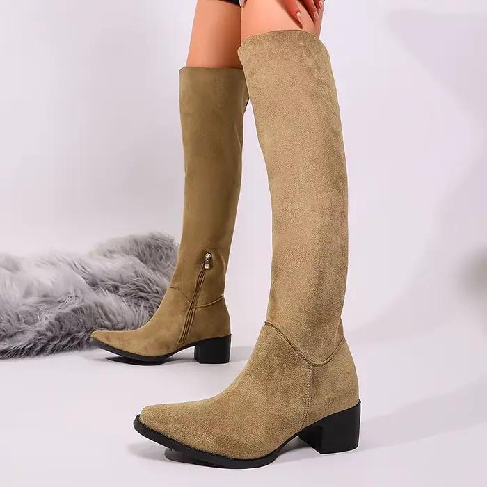 Bottes cuissardes femme en faux daim kaki, automne 2026, à bout pointu et talon carré, coupe ajustée, longues bottes pour femme