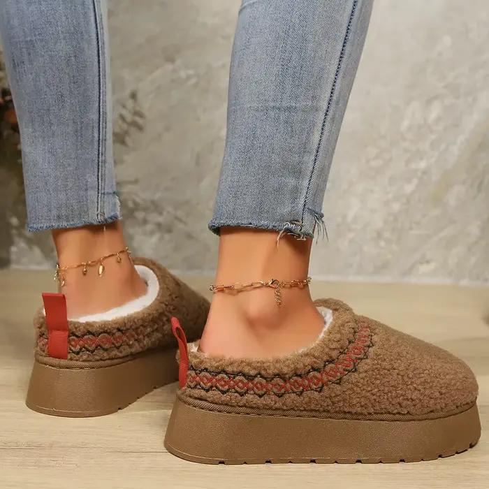 Bottes de neige à enfiler pour homme paresseux, fourrure d'hiver pour femme, pantoufles Baotou décontractées, semelle optique Muffin, chaussures en laine et coton, nouvelle mode