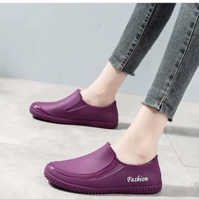 Chaussures de pluie imperméables tendance pour femmes, bottes de pluie basses à semelle plate antidérapantes pour femmes, idéales pour la cuisine, le lavage de voiture et le travail