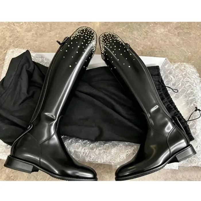 Bottes de monteuse hauteur genou en cuir marron pour femmes, décorées de rivets dorés, bout rond, talon bloc bas, fermeture éclair latérale, style rétro western, longues bottes noires.