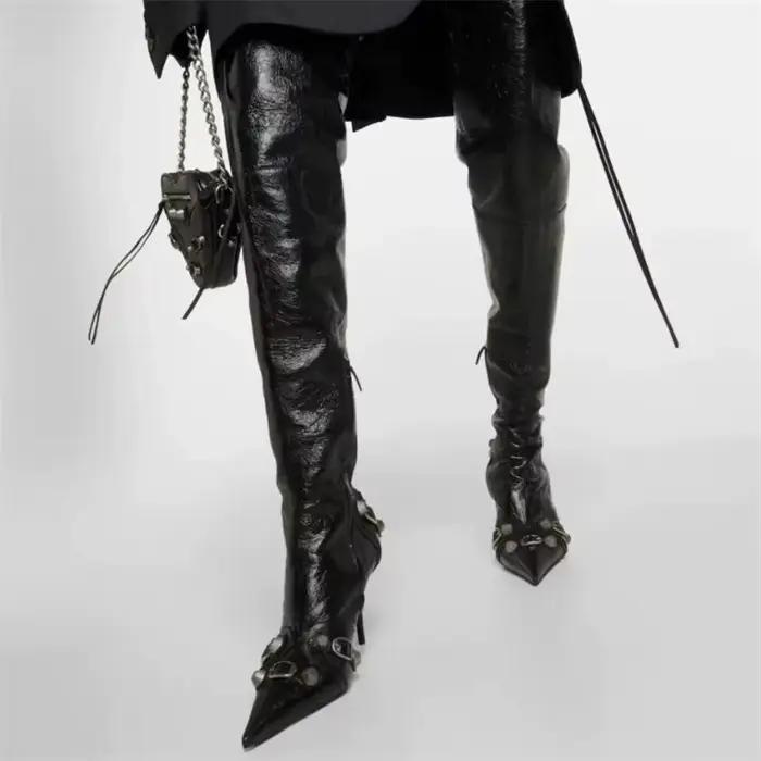 Bottes noires au-dessus du genou avec rivets pour femmes élégantes et sensuelles bottes de spectacle de marche occassions spéciales